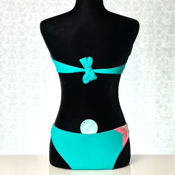 L SPACE. Bandeau twist swim top, padded cups & Bikini bottoms. Size. S. NWT. - Picture 4 of 8